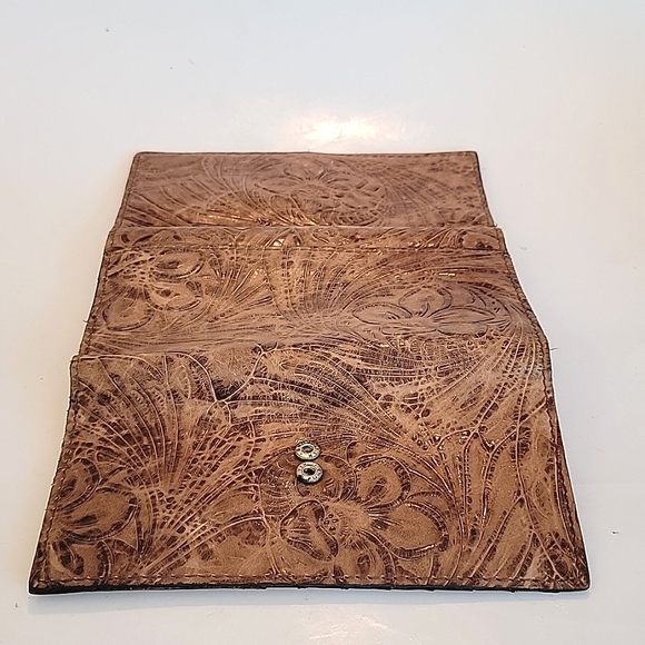 PATRICIA NASH WOMEN'S WESTERN STYLE HANDTOOLED TRIFOLD CLUTCH WALLET - Picture 5 of 16